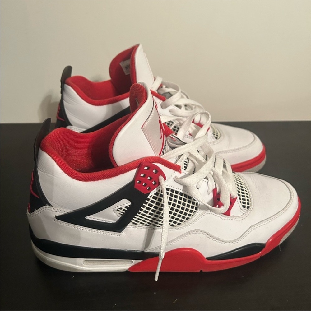 Jordan 4 Fire Red Size 11